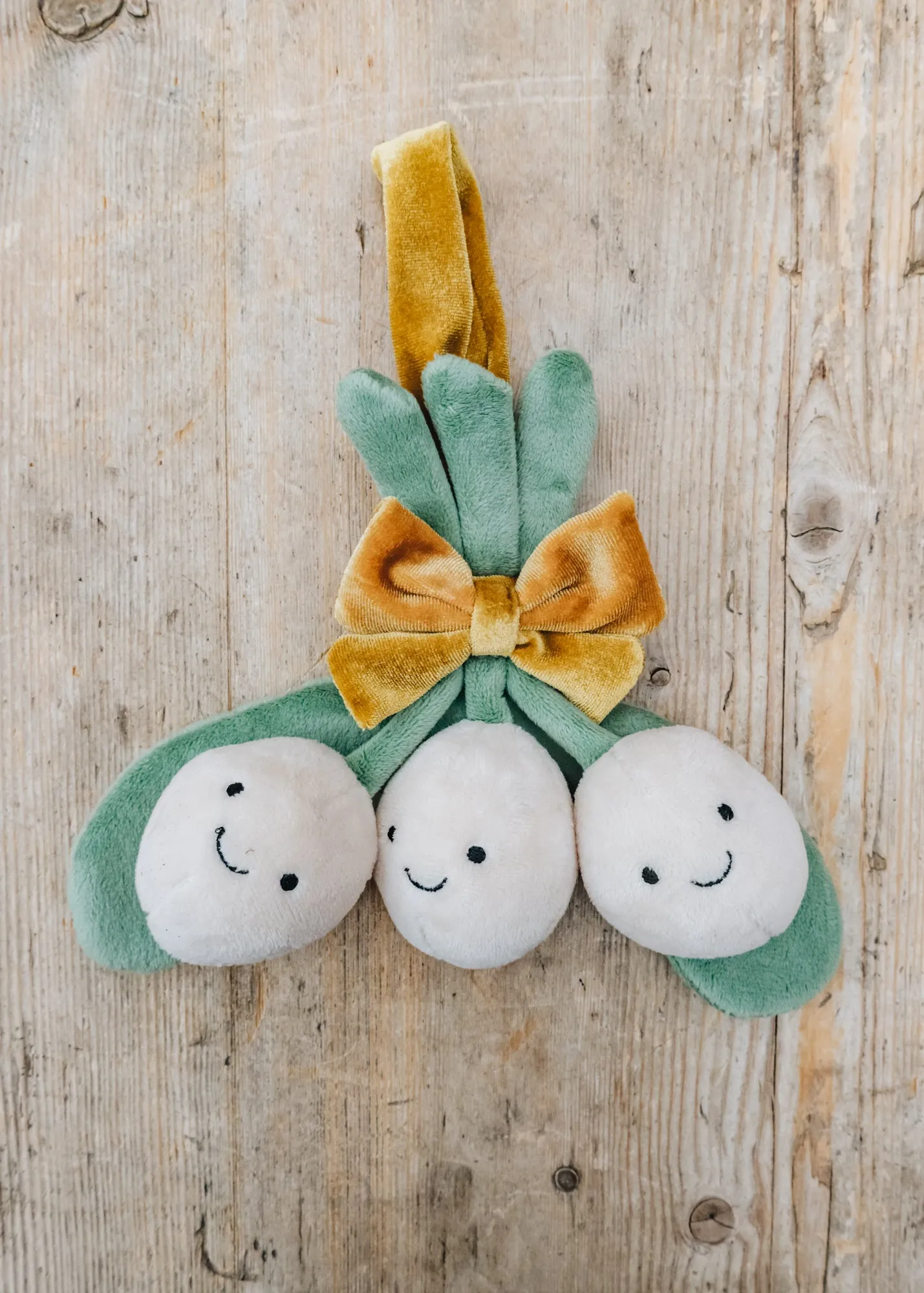 Amuseable Mistletoe