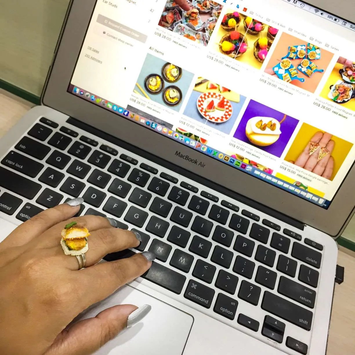 Mumbai Vadapav Miniature Quirky Finger Ring