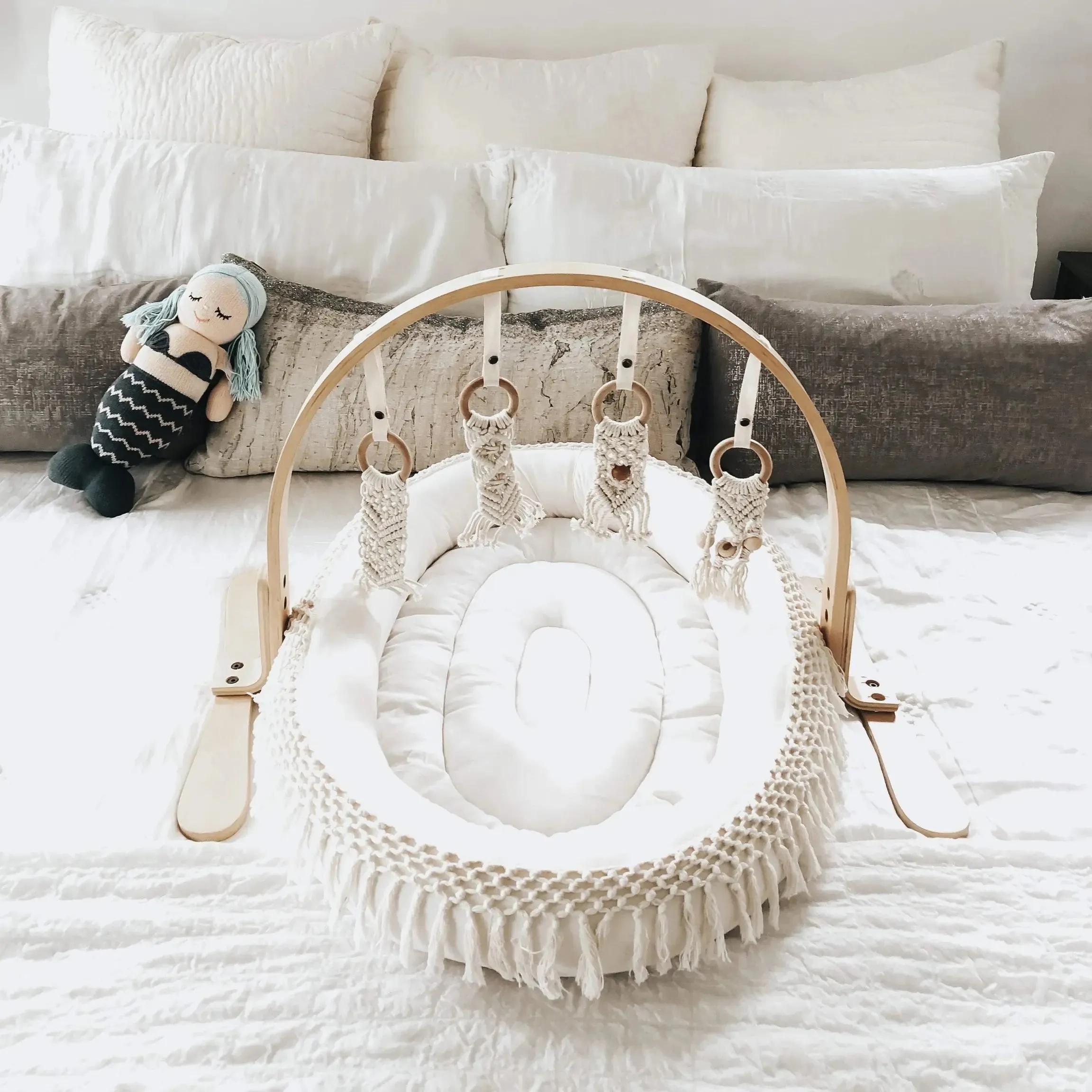 oval lounge mat