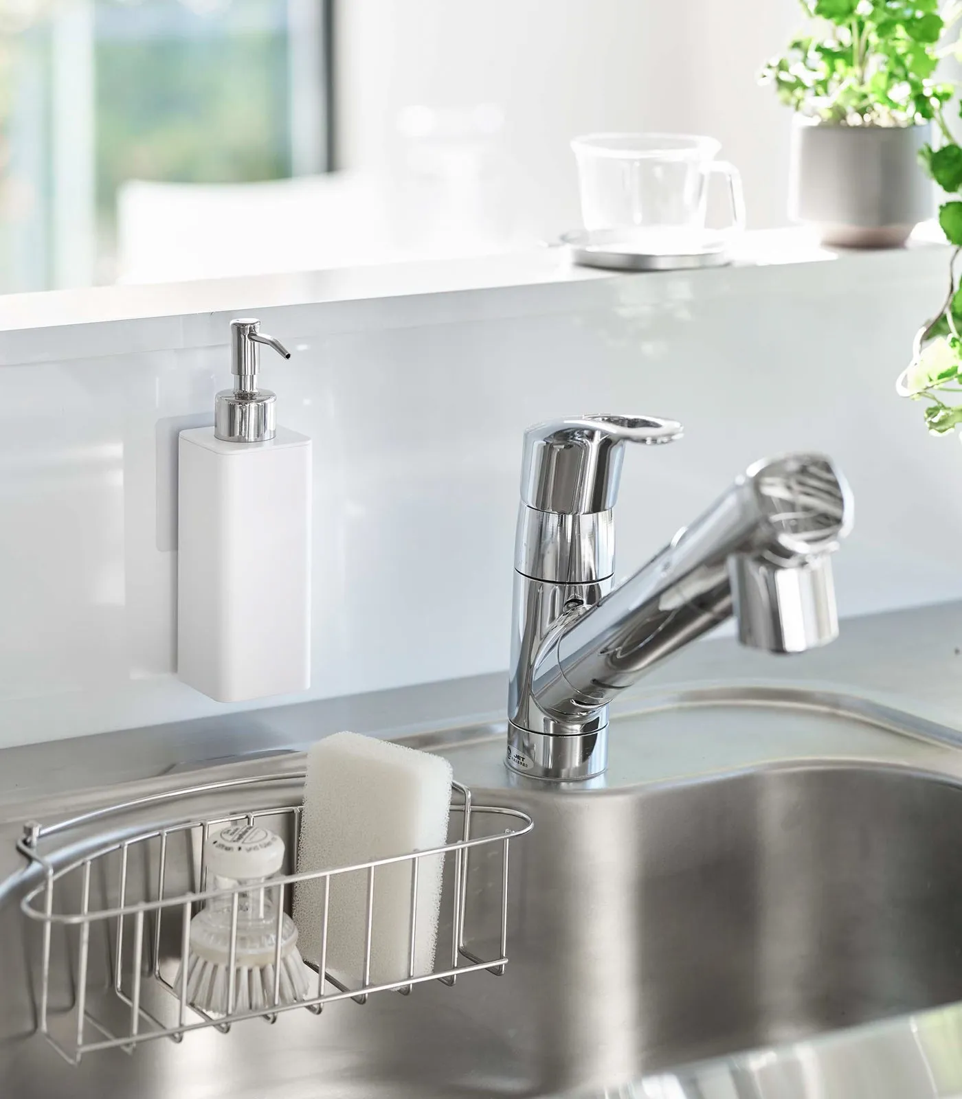 Traceless Adhesive Soap Dispenser